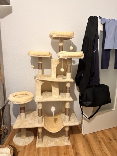 Kratzbaum mehrstöckig